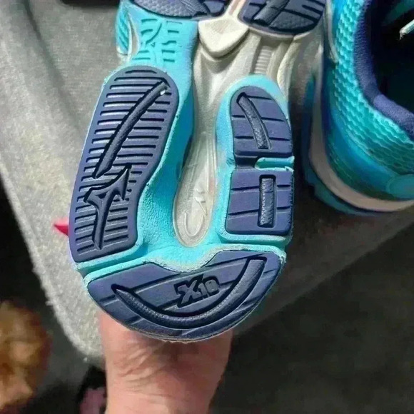 Minzuno E8 teal shoes size 9.5 womens - Picture 2 of 11